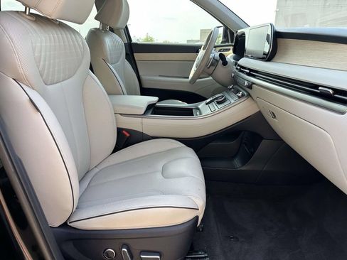 Used 2024 Hyundai Palisade Limited FWD image 7