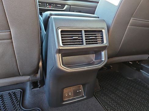 New 2026 Volkswagen Atlas Cross Sport SE image 10