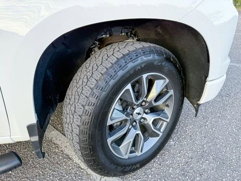 Used 2025 Chevrolet Silverado 1500 RST image 11