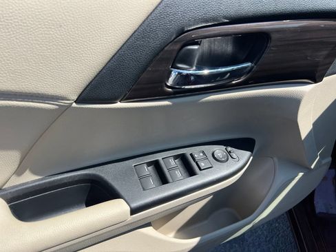 Used 2016 Honda Accord EX image 22