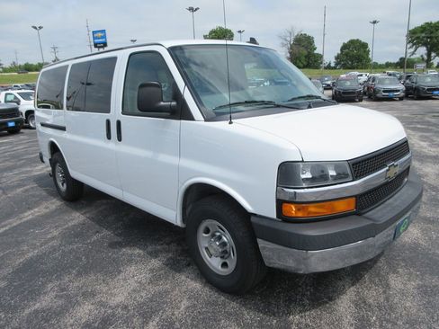 Certified 2016 Chevrolet Express 3500 LT w/ LT Preferred Equipment Group RWD image 7