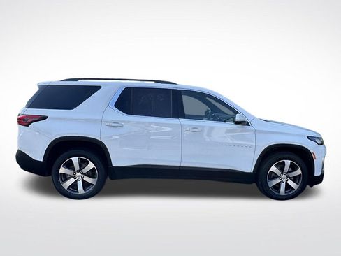 Used 2023 Chevrolet Traverse LT w/ LT Premium Package AWD/4WD image 7