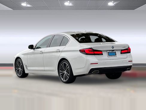 Certified 2022 BMW 530i w/ Convenience Package image 3