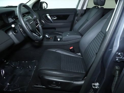 Used 2025 Land Rover Discovery Sport S image 17