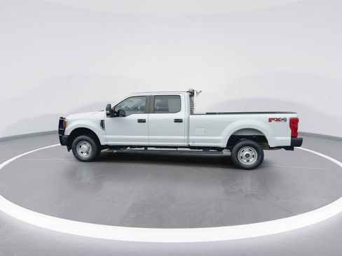Used 2017 Ford F250 XL w/ Power Equipment Group image 5