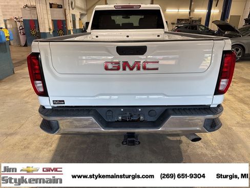 Used 2022 GMC Sierra 3500 SLE w/ SLE Convenience Package image 5