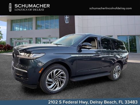 New 2026 Lincoln Navigator Premiere AWD/4WD image 3
