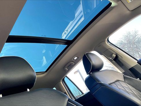 Certified 2024 Volkswagen Atlas SEL Premium R-Line image 29