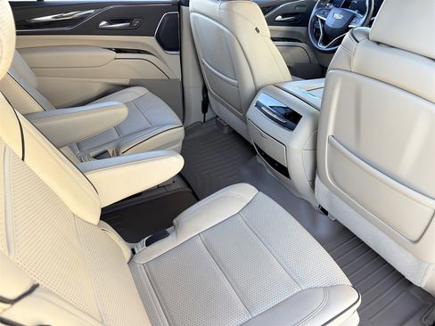 Certified 2023 Cadillac Escalade Premium Luxury w/ Performance Package image 15