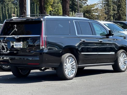 Used 2019 Cadillac Escalade ESV Platinum image 5