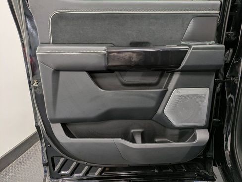 Used 2025 Ford F150 Lightning Platinum image 21