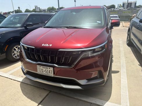 Certified 2024 Kia Carnival LX FWD image 1