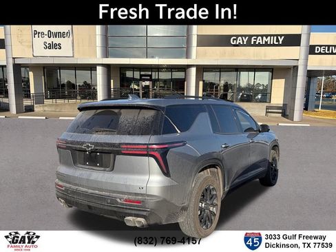 Used 2024 Chevrolet Traverse LT w/ Midnight/Sport Edition FWD image 9