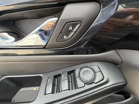 Certified 2023 Chevrolet Traverse RS image 13