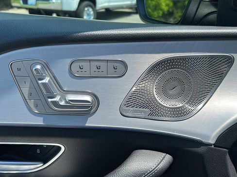 Used 2025 Mercedes-Benz GLS 450 4MATIC image 14