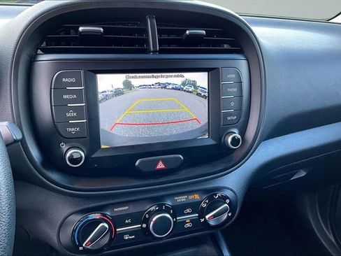 Used 2020 Kia Soul S FWD image 13