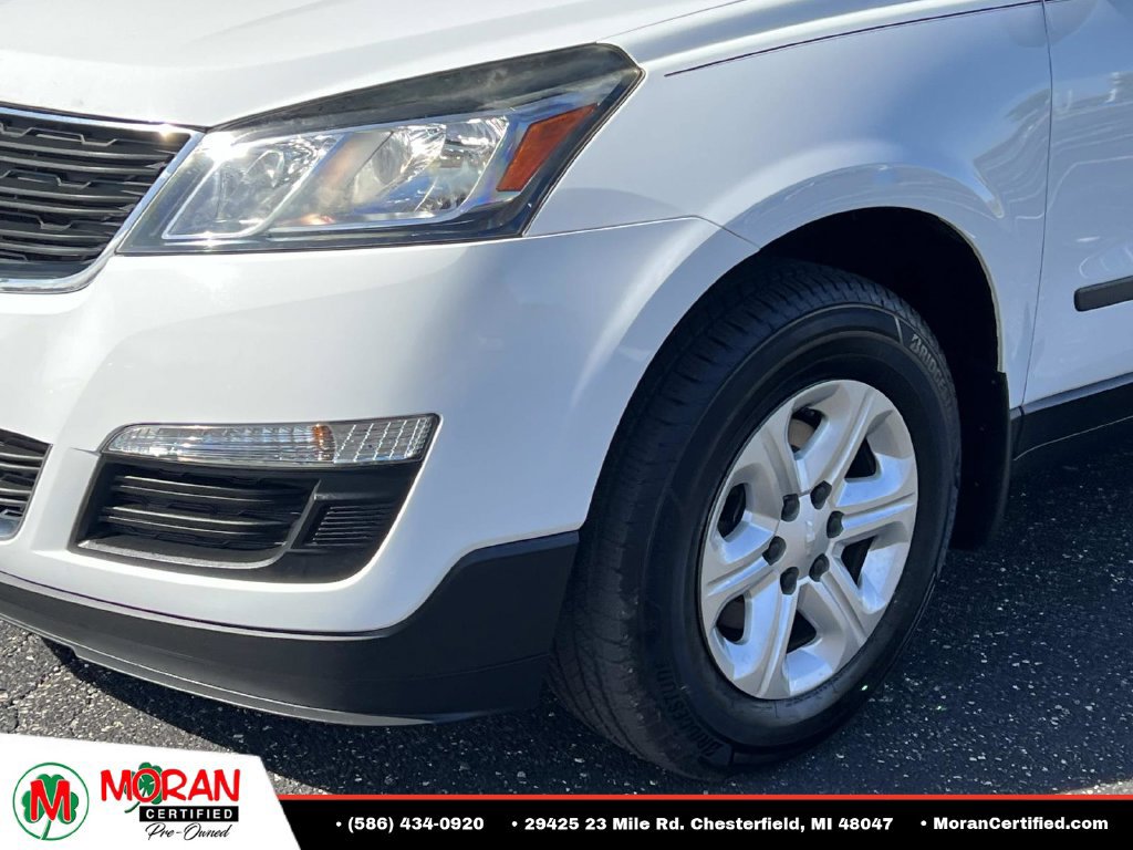 Used 2017 Chevrolet Traverse LS FWD image 8