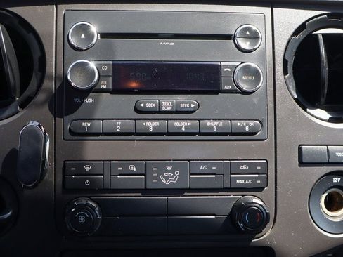 Used 2015 Ford F550 2WD Regular Cab Super Duty image 26