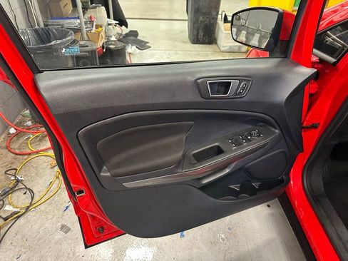 Used 2019 Ford EcoSport SE image 10