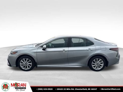 Used 2024 Toyota Camry SE FWD image 2