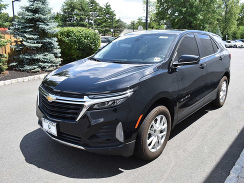Used 2023 Chevrolet Equinox LT AWD/4WD image 3