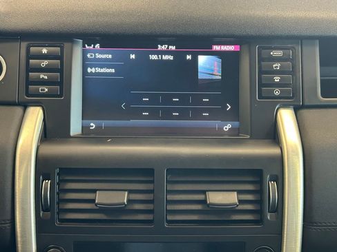 Used 2017 Land Rover Discovery Sport HSE image 31