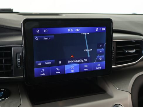 Used 2022 Ford Explorer XLT w/ Equipment Group 202A AWD/4WD image 7