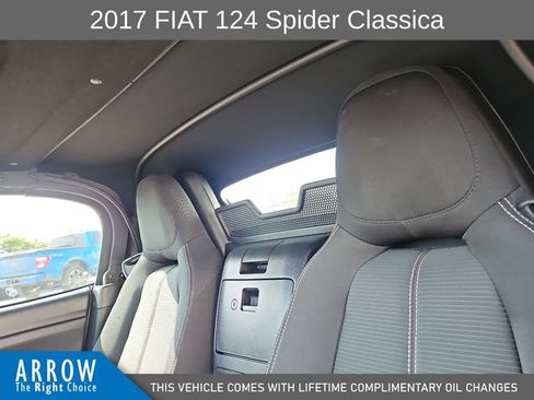 Used 2017 FIAT 124 Spider Classica RWD image 22
