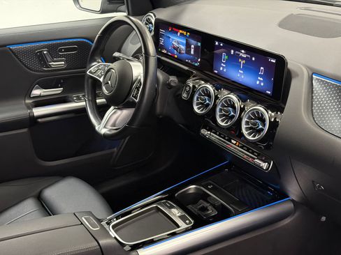 Used 2025 Mercedes-Benz GLA 250 4MATIC image 10