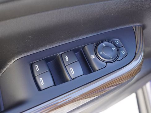 Certified 2023 GMC Acadia SLE w/ Driver Convenience Package image 23