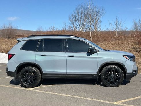 Used 2024 Honda Passport Black Edition image 25