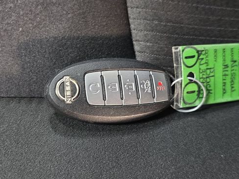 Used 2024 Nissan Altima 2.5 SV FWD image 33