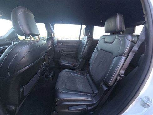 Certified 2023 Jeep Grand Cherokee L Laredo image 8