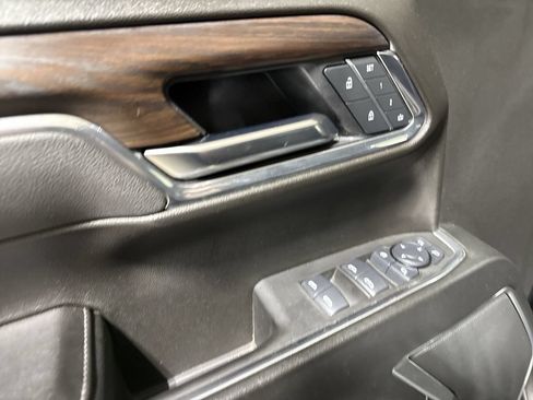 Used 2025 GMC Sierra 1500 SLT AWD/4WD image 21