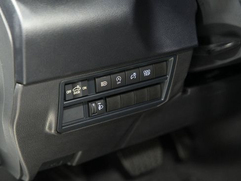 Used 2025 Toyota Tundra SR AWD/4WD image 32