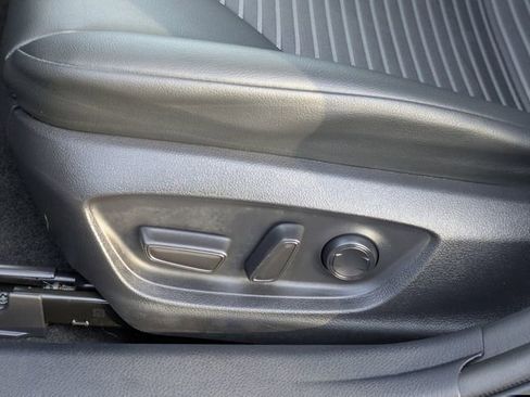 Used 2024 Toyota Camry SE image 23