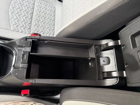 Used 2022 Chevrolet Equinox LS w/ LS Convenience Package image 27