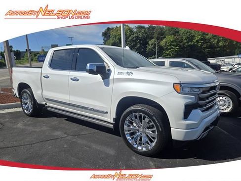 Used 2023 Chevrolet Silverado 1500 High Country w/ Technology Package AWD/4WD image 1