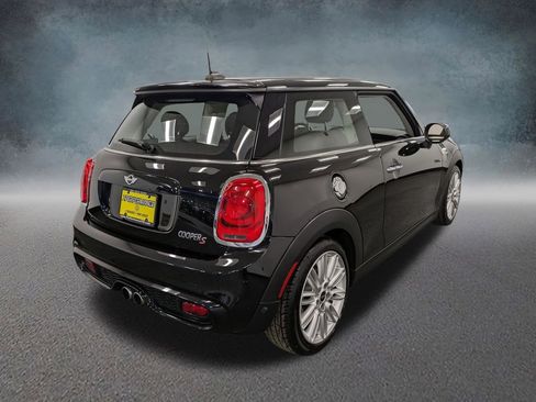 Used 2018 MINI Cooper S FWD image 4