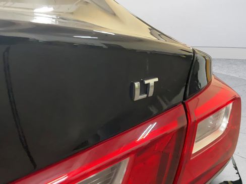 Used 2017 Chevrolet Malibu LT FWD image 27