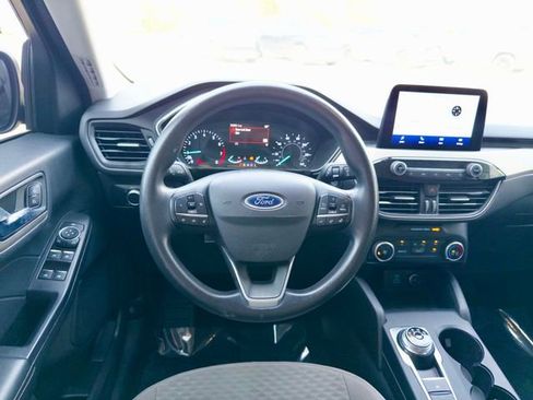 Used 2021 Ford Escape SE image 15