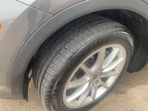 Used 2020 Porsche Cayenne image 43