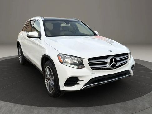 Used 2017 Mercedes-Benz GLC 300 w/ Premium 2 Package image 18
