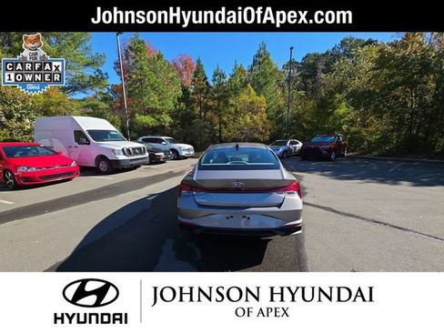 Certified 2023 Hyundai Elantra SE image 16