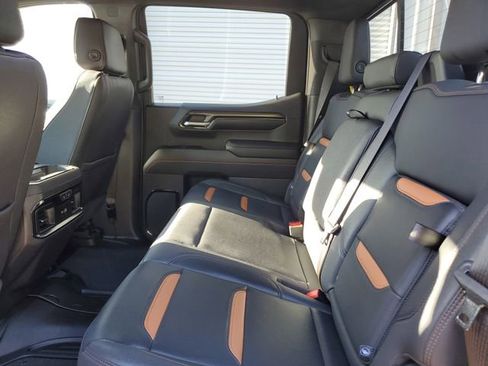 Used 2023 GMC Sierra 1500 AT4 w/ Technology Package image 11