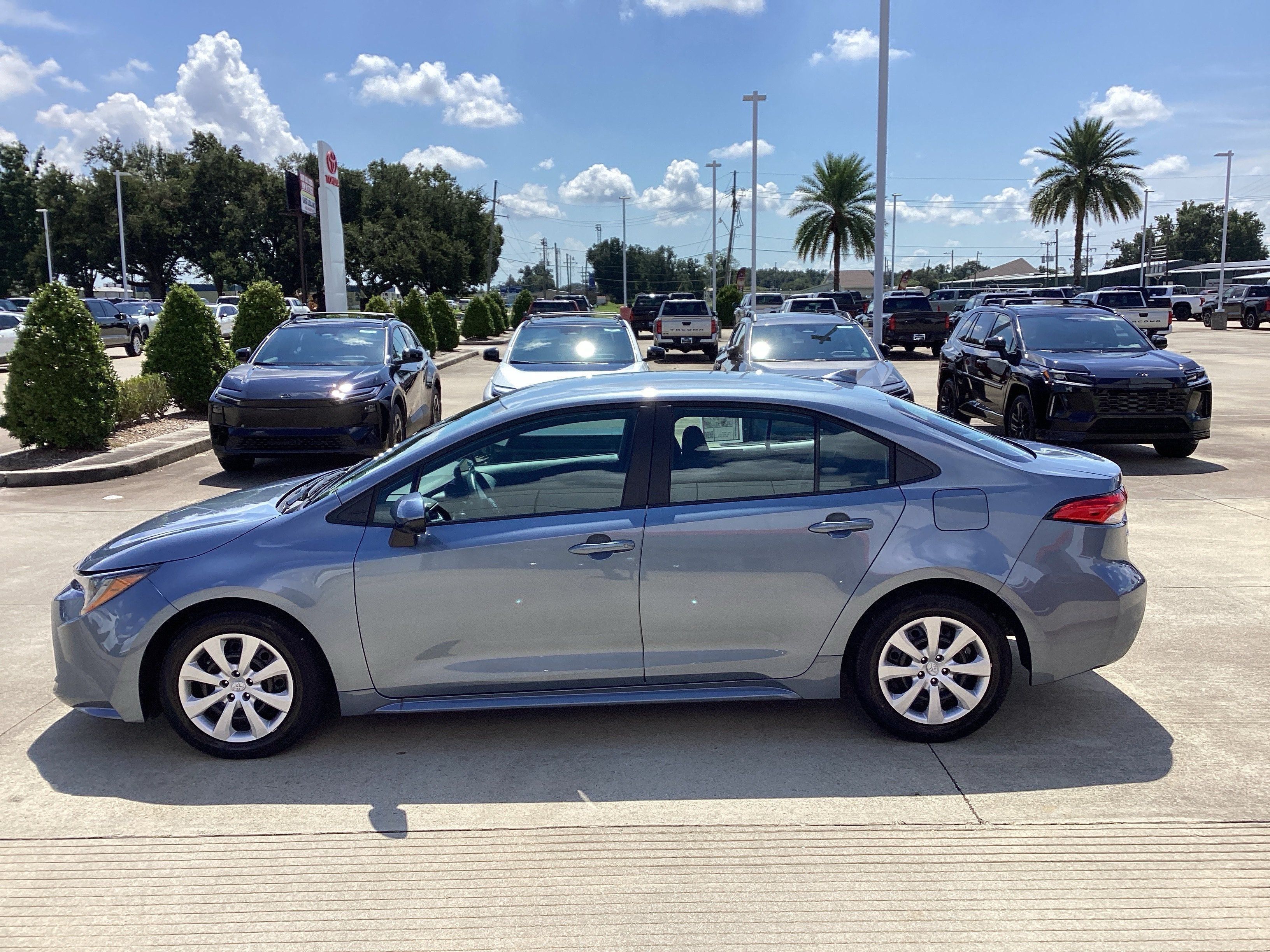Used 2026 Toyota Corolla LE FWD image 4