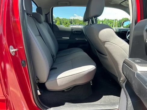 Used 2019 Toyota Tacoma SR5 AWD/4WD image 33