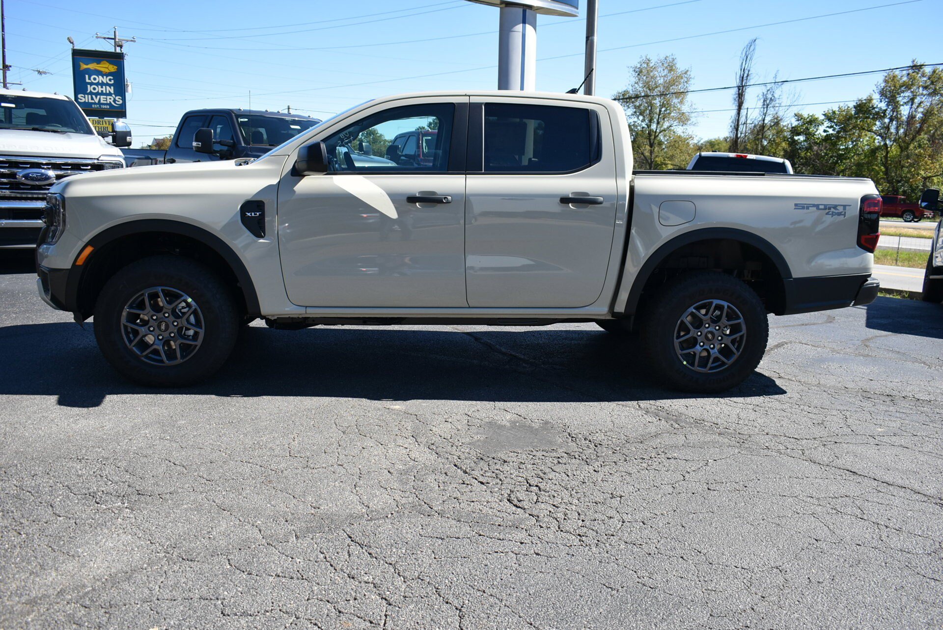 New 2026 Ford Ranger XLT w/ Equipment Group 301A High AWD/4WD image 9