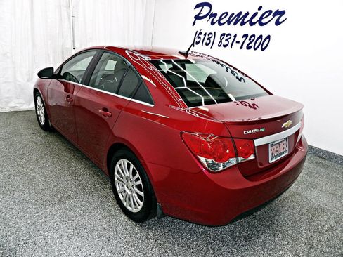 Used 2011 Chevrolet Cruze Eco image 4