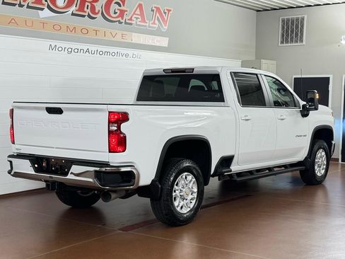 Used 2022 Chevrolet Silverado 2500 LT w/ Convenience Package image 3